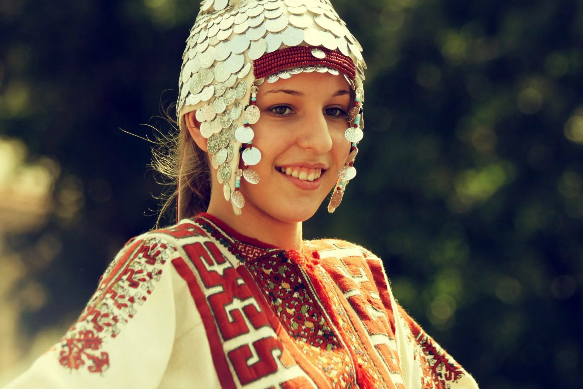 Мокшане мордва внешность. Эрзяне и мокшане. Мокшанин. Мокшанин. Мордовка эрзя внешность.