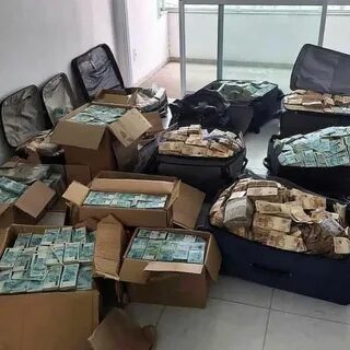 При обыске изъяли деньги