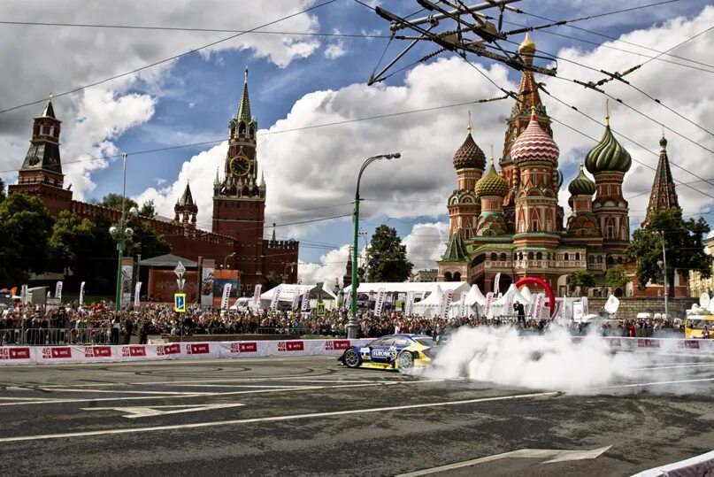 Moscow sites. Moscow City Racing 2014. Москва 2013. Москва 2014 год. Васильевский спуск.