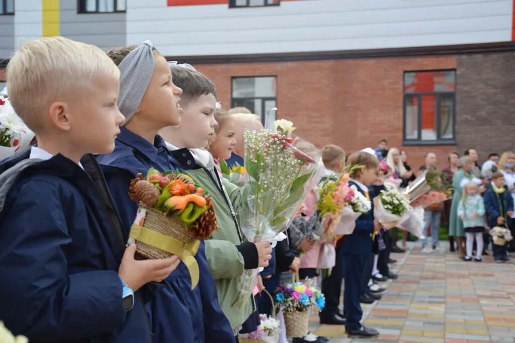 Школа 36 инн. Губернаторский Светленский лицей учителя Северный парк. Светленский лицей Томск. Гимназия 24 Томск. Губернаторский Светленский лицей Томск.