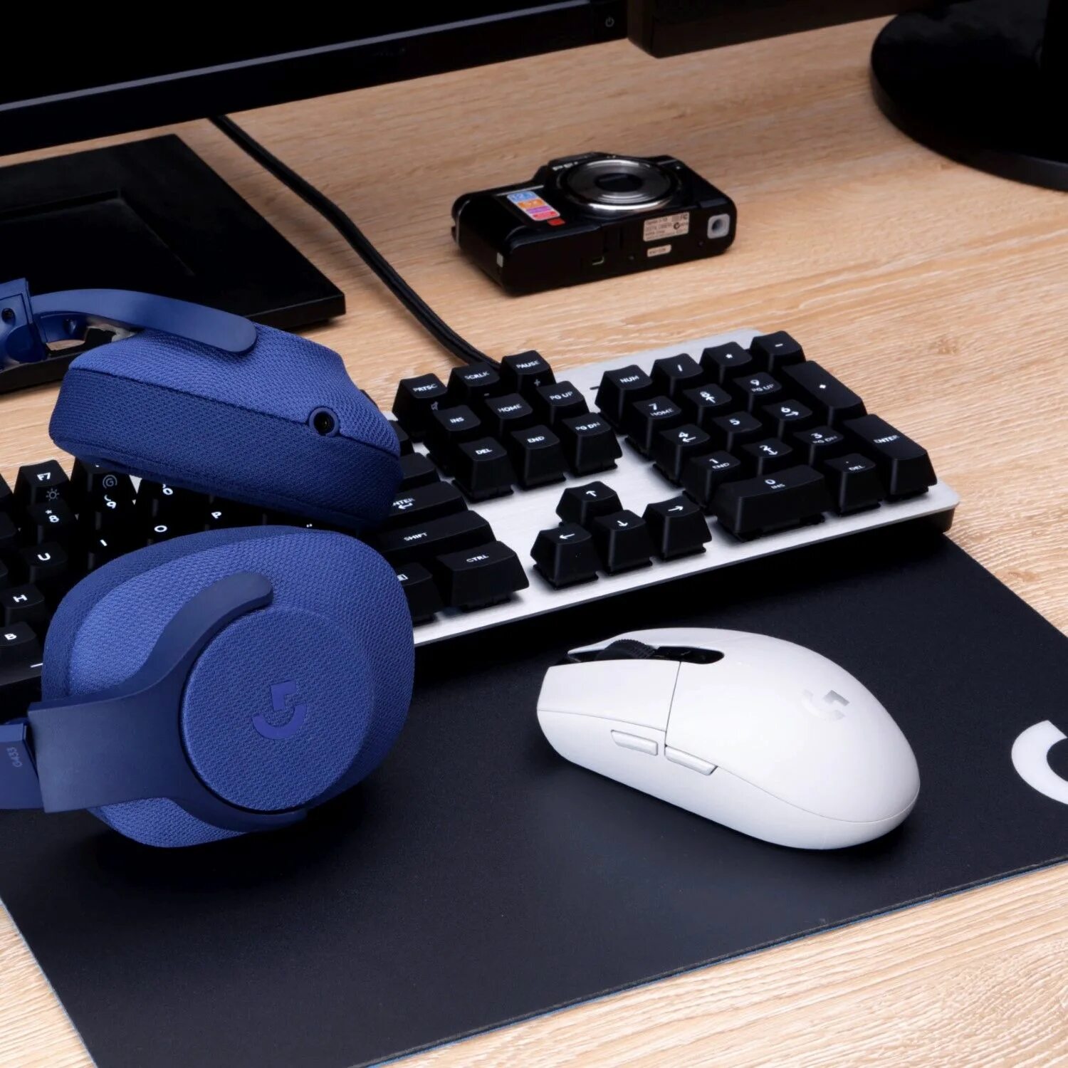 Игровая мышь logitech g304 lightspeed. Logitech g g305 Lightspeed. Logitech g304. Logitech g304 белая. Беспроводная игровая мышь Logitech g304 Lightspeed White.