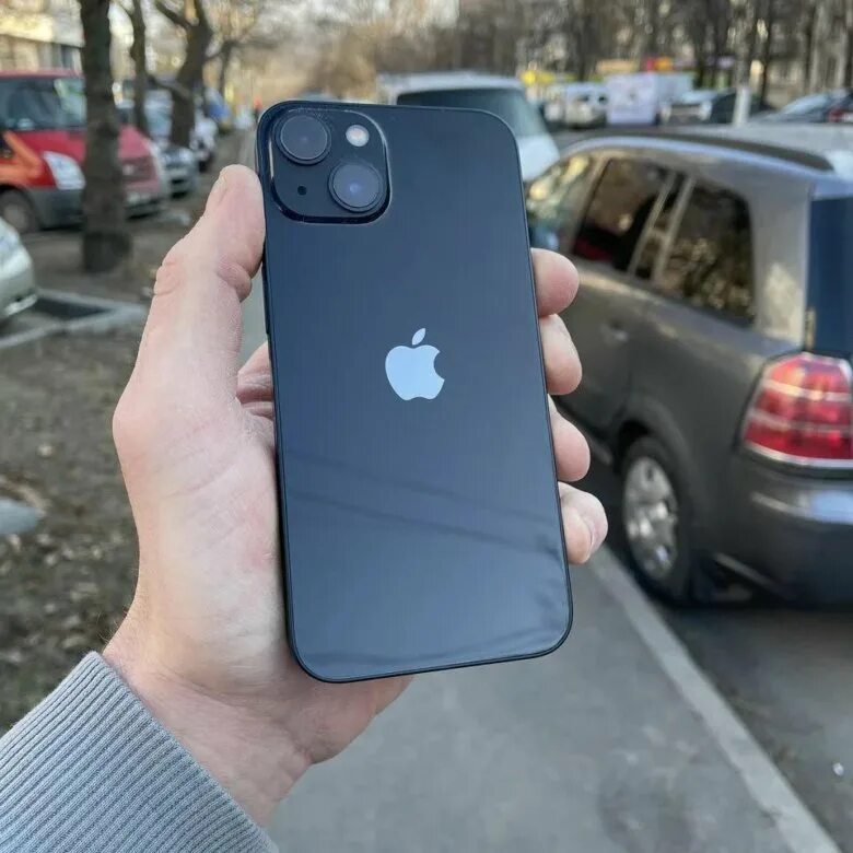 Айфон 13 в живую. Iphone 13 Black. Iphone 13 Pro черный. Iphone 13 Black 128gb. Айфон 13 128 ГБ черный.