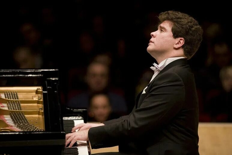 Форум пианистов. Пианист денис мацуев. Даниил трифонов российский пианист. Фёдор орлов пианист. Денис мацуев.