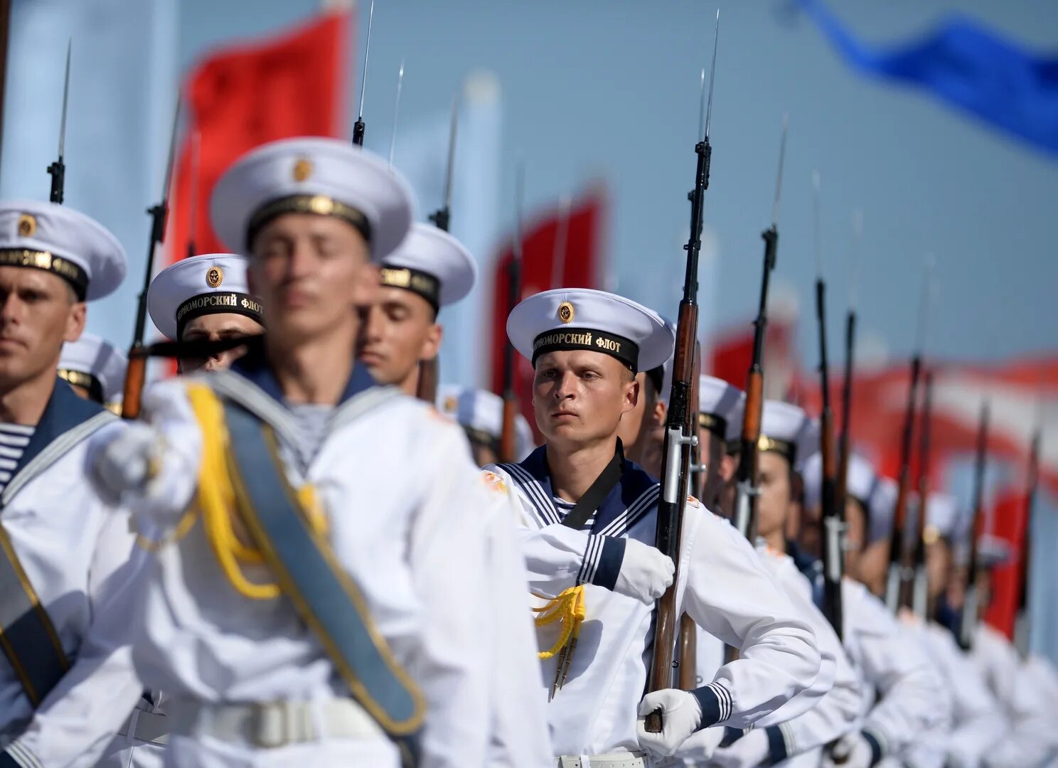 Военно морской флот России войска. Военно-морской флот (ВМФ) РФ. С днем ВМФ. Моряки Черноморского флота.