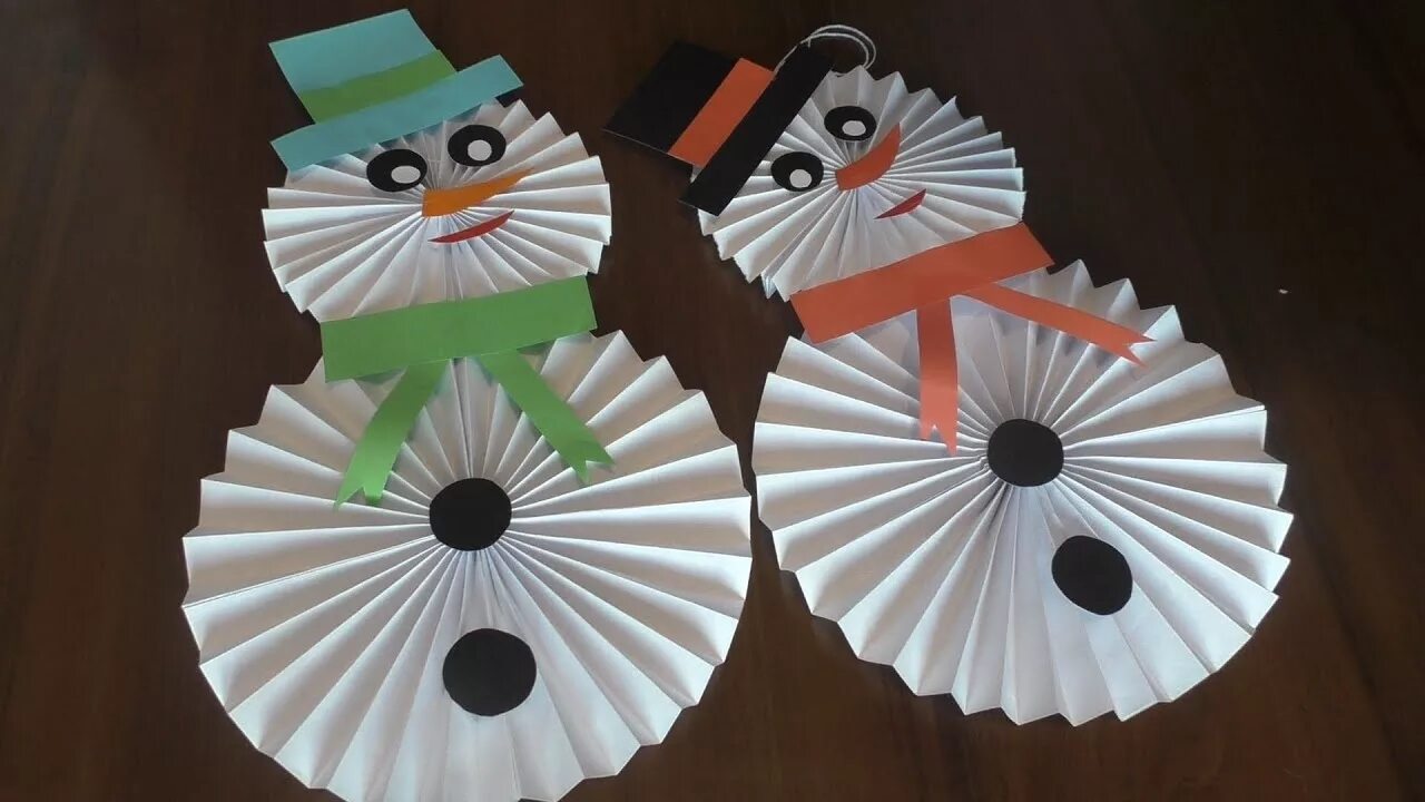 Большие снеговики из бумаги. Объемный снеговик. Снеговик из бумаги. Поделка снеговик. Снеговик из бумаги своими руками видео.