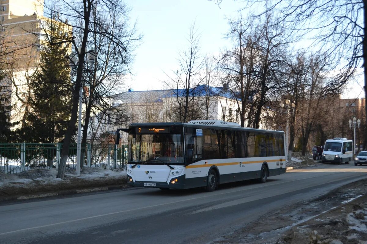Автобусы ступино. Автобусы ступино старый рынок. Автобус 826. Автобусы ступино старый рынок. Паз 32053-07.