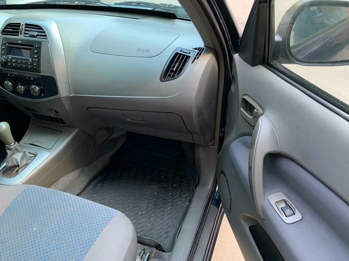 Клиренс чери тигго т11. Блок предохранителей chery tiggo t11. Салон чери тигго т 11 2006 год. Чери тигго т11. Tiggo t11 салон.