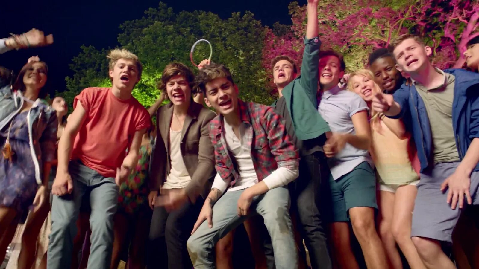 While we serve. Live while we&#039;re young (by one direction) cimorelli. one direction live while. one direction live while we&#039;re young альбом. live while we&#039;re young (by one direction) cover cimorelli.