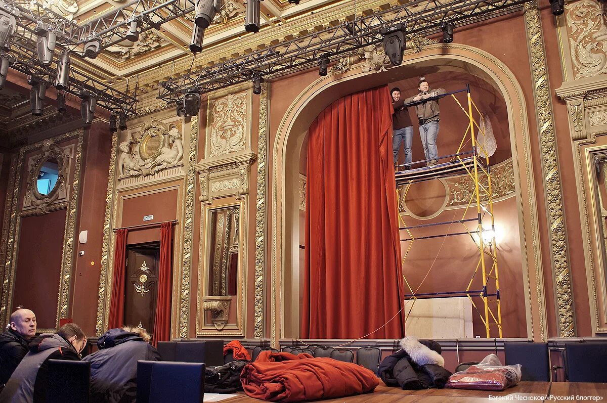 Московский театр школа современной пьесы зал эрмитаж. Школа современной пьесы зал эрмитаж. Сайт театр современной пьесы. Московский театр школа современной пьесы фото зала. Московский театр «школа современной пьесы» эрмитаж.