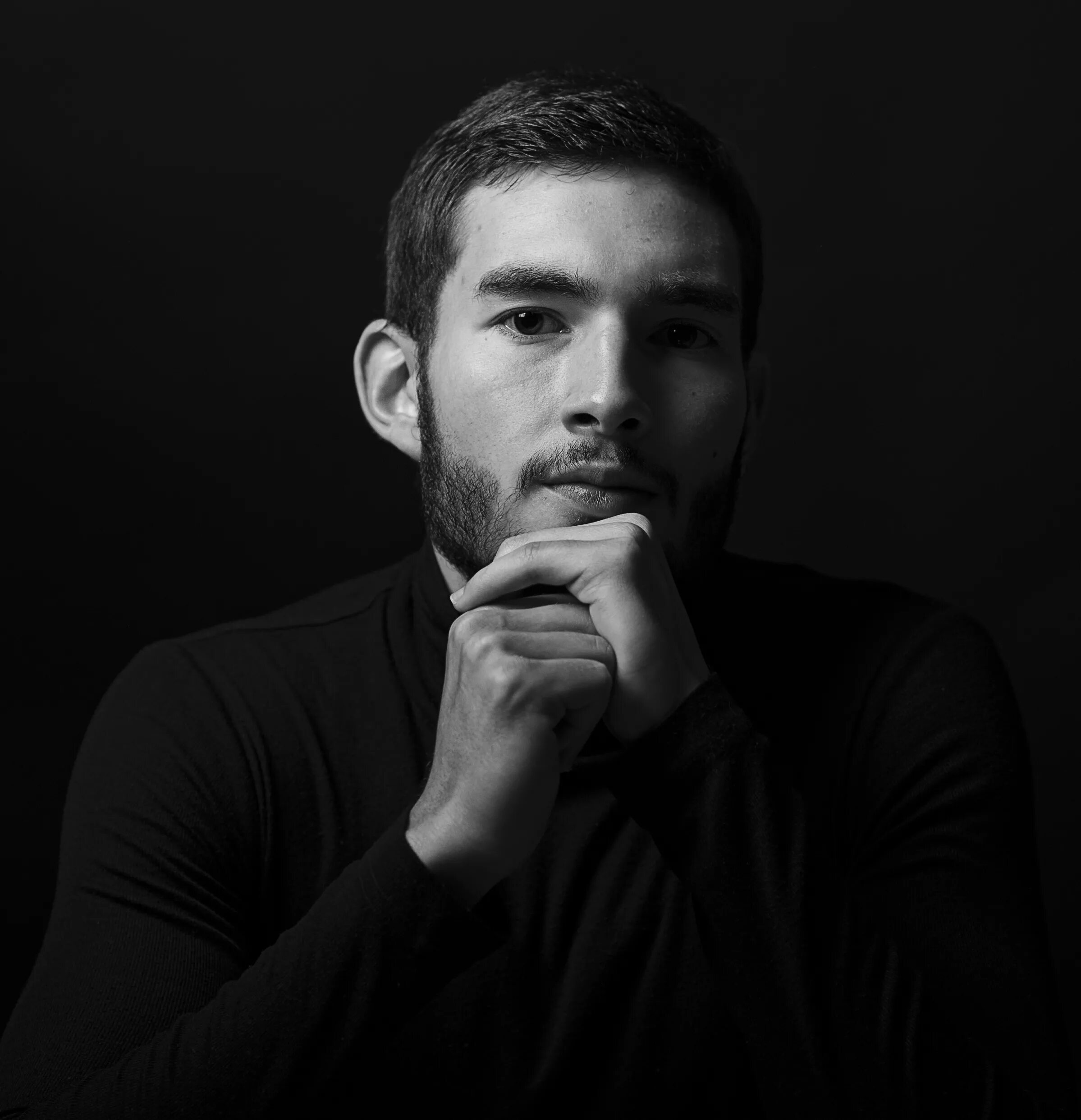 Портфолио мужчин. Мужской портрет. фотопортрет мужчины. мужской портрет чб. черно белые портреты мужчин.
