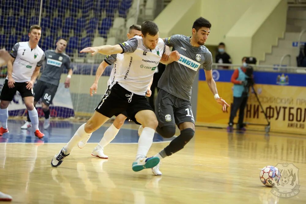 Тюмень мфк матчи. Тюмень торпедо мфк. Тюмень торпедо мфк. Тюмень торпедо мфк. Мини футбол фк тюмень цска 2010 год.