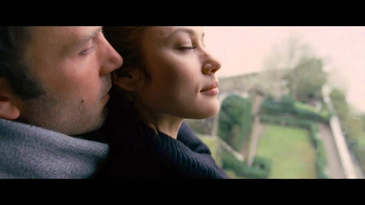 Ольга Куриленко В Ночной Рубашке – К Чуду (2012)