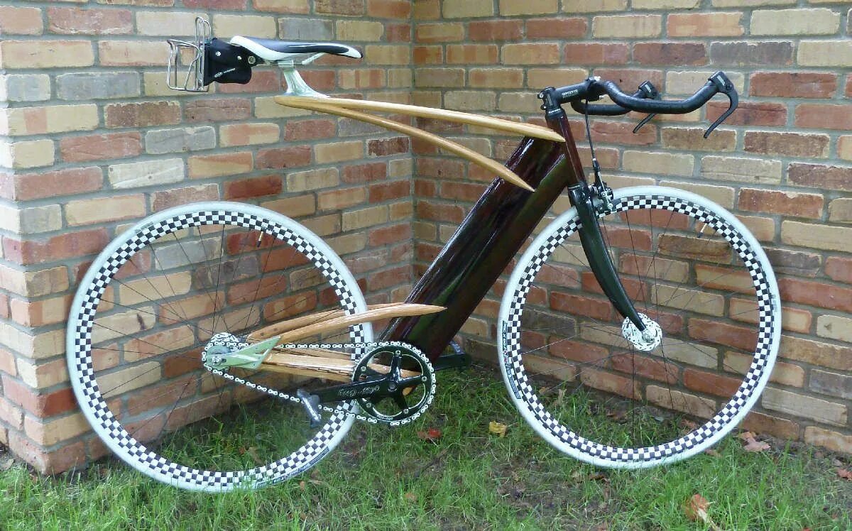 Кастомные фикс велосипеды. Необычная рама велосипеда. Тюнингованный велосипед. Кастомные рамы для велосипедов. Рама дорожного велосипеда
