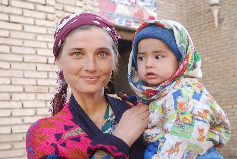 Жена таджика. Жена таджика. Памирские девушки. Жена таджика. Таджикские жены.