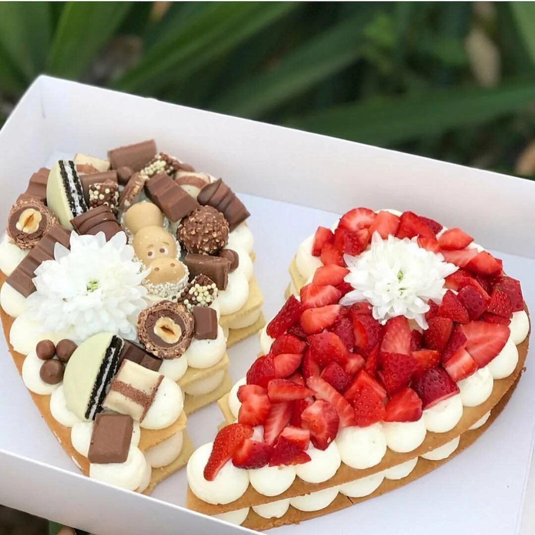 Тайское жареное мороженое. Сладкие десерты. Торт со сладостями. Что можно поесть сладкого. Сладкий полезный перекус.