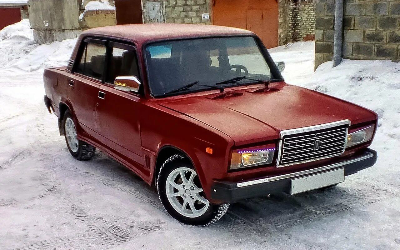 Машины жигули семерки