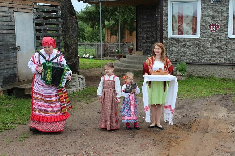 Конкурс подворий. Грязовецкий музей. Вологодское подворье. Подворье вологодская слобода. Как назвать подворье на конкурс.