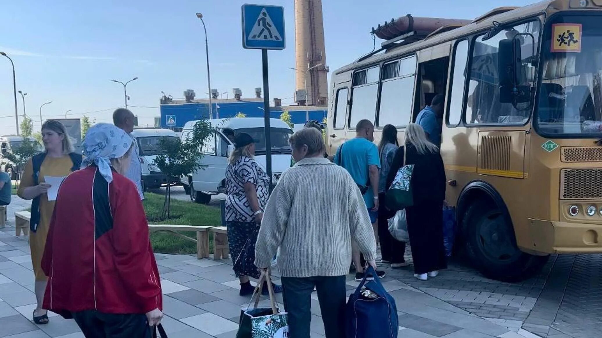 Белгород эвакуация людей. Эвакуация белгородцев. Беженцы в Белгородской области. Белгород эвакуируют.
