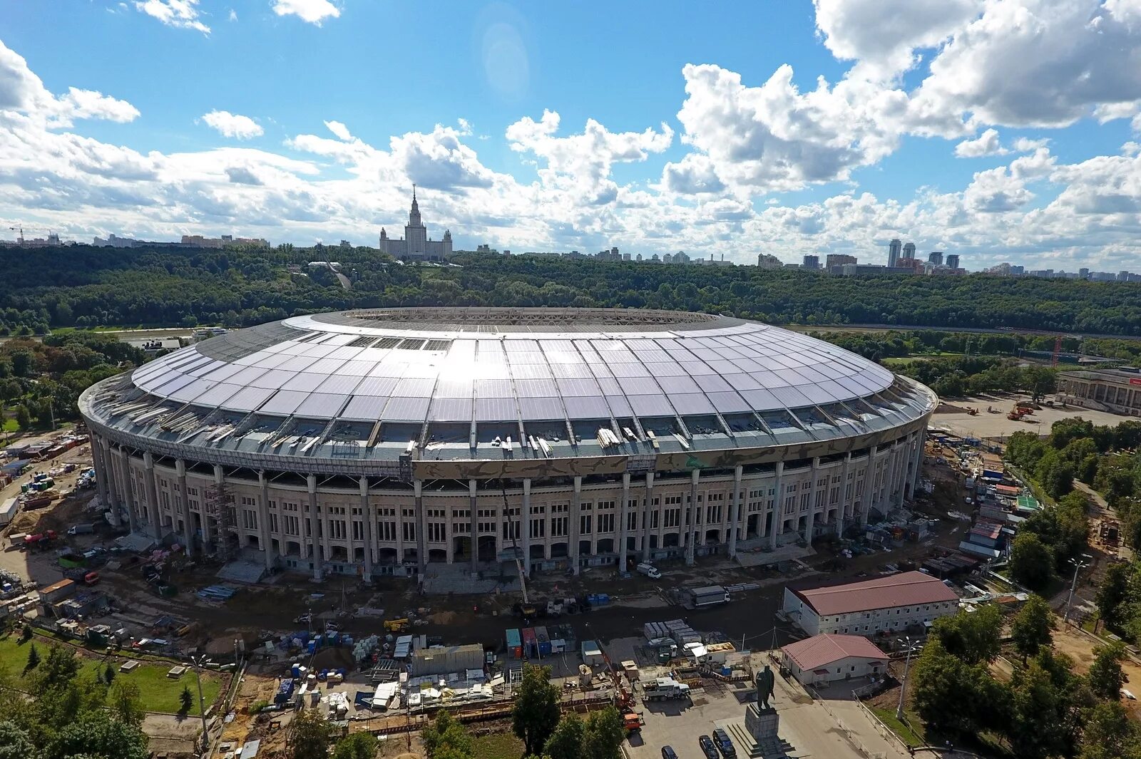 Стадион лужники поле. Арена лужники москва. Спорткомплекс лужники. Московский стадион лужники. Достопримечательности москвы лужники.