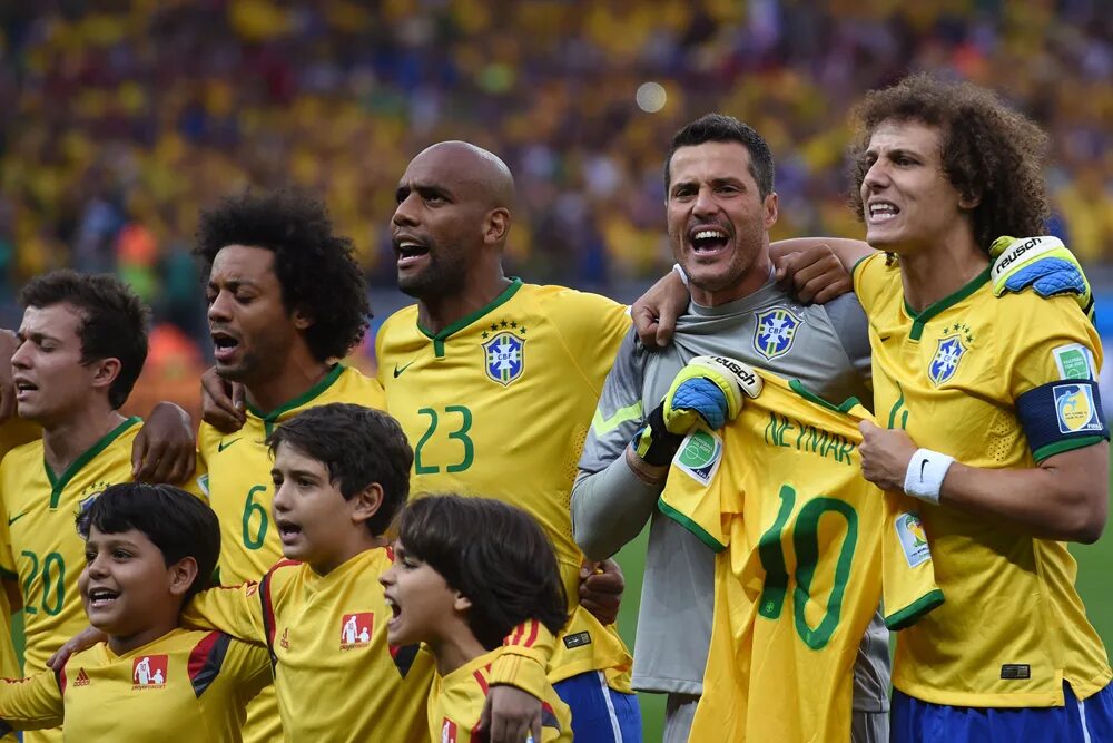 Сколько раз бразилия становилась чемпионом. Сборная команда Бразилии по футболу. Футбольная сборная Бразилии. Сборная Бразилия ЧМ Кубок. Бразилия футбол сборная.