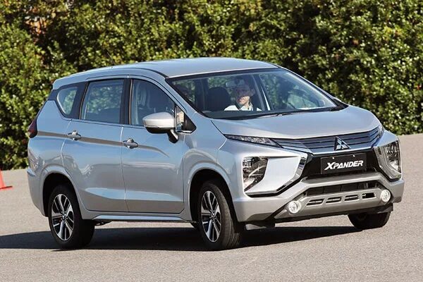 Expander cross. Мицубиси хпандер. митсубиси xpander 2025. mitsubishi expander cross. митсубиси минивэн 2017.