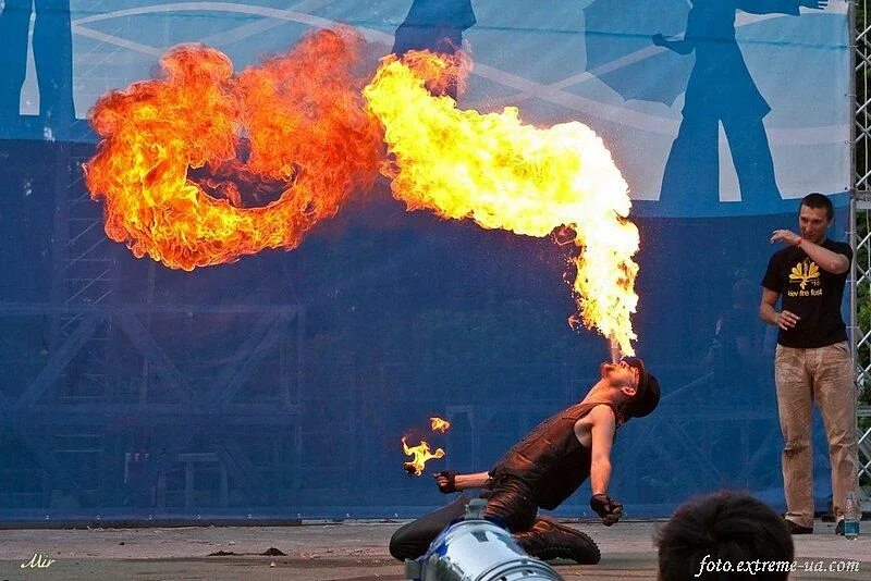 Белый огонь в реальной жизни. Повелитель стихий принс зуко. Как управлять огнем в реальной жизни. Управлять огнем в реальной жизни. Огненный маг в реальной жизни.