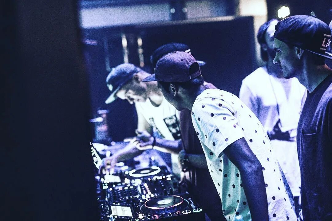 Группа бэтмен. Before the drop. Before the drop. Русский размер бэтмен. Джеймс гандольфини общак.