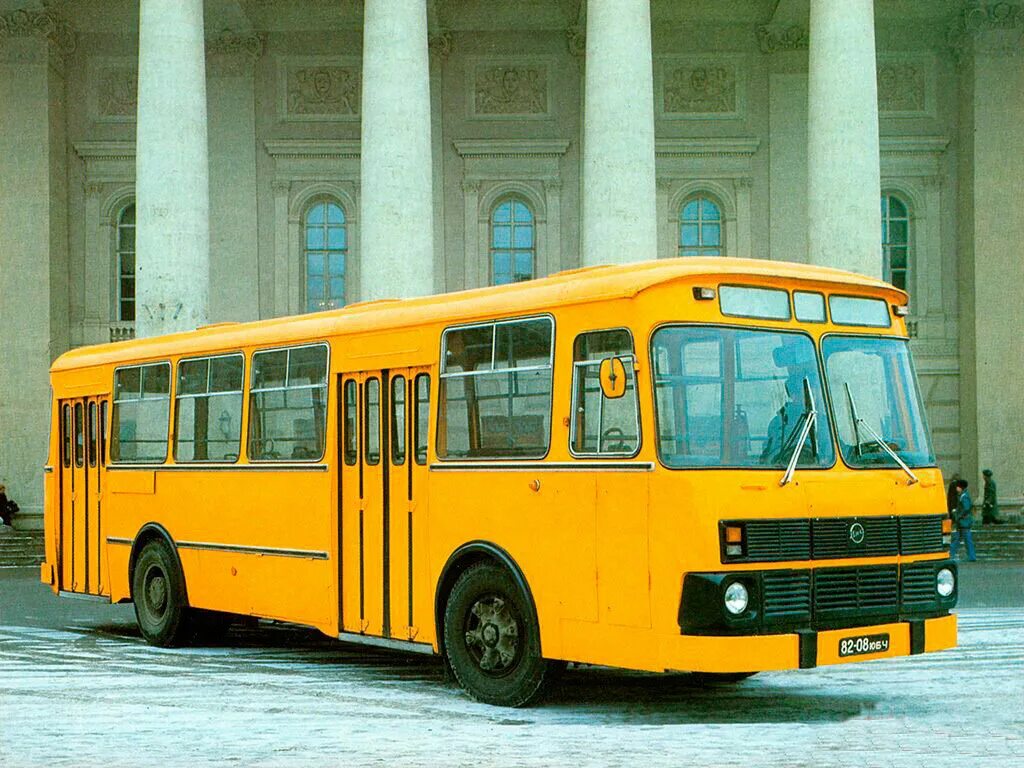Советский общественный транспорт. ЛИАЗ-677 автобус. ЛИАЗ 677 СССР. ЛИАЗ 677 предсерийный. Опытный ЛИАЗ 677.