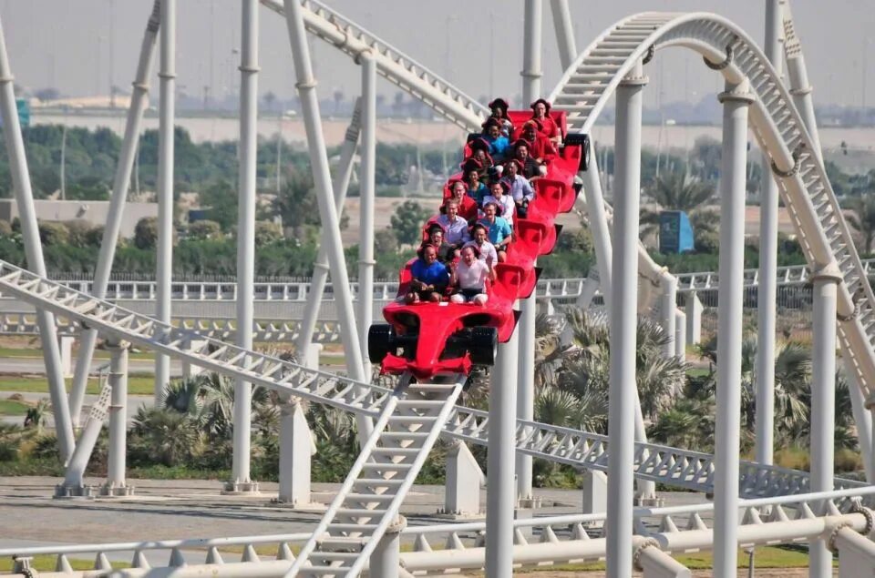 Ferrari world абу-даби аттракционы. Ferrari world абу-даби американские горки. Феррари парк абу даби американские горки. Феррари парк абу даби американские горки. Ferrari world абу-даби.