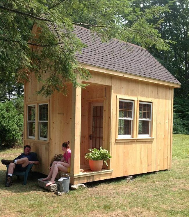 Après un divorce coûteux, elle décide de construire une petite maison pour 10 00