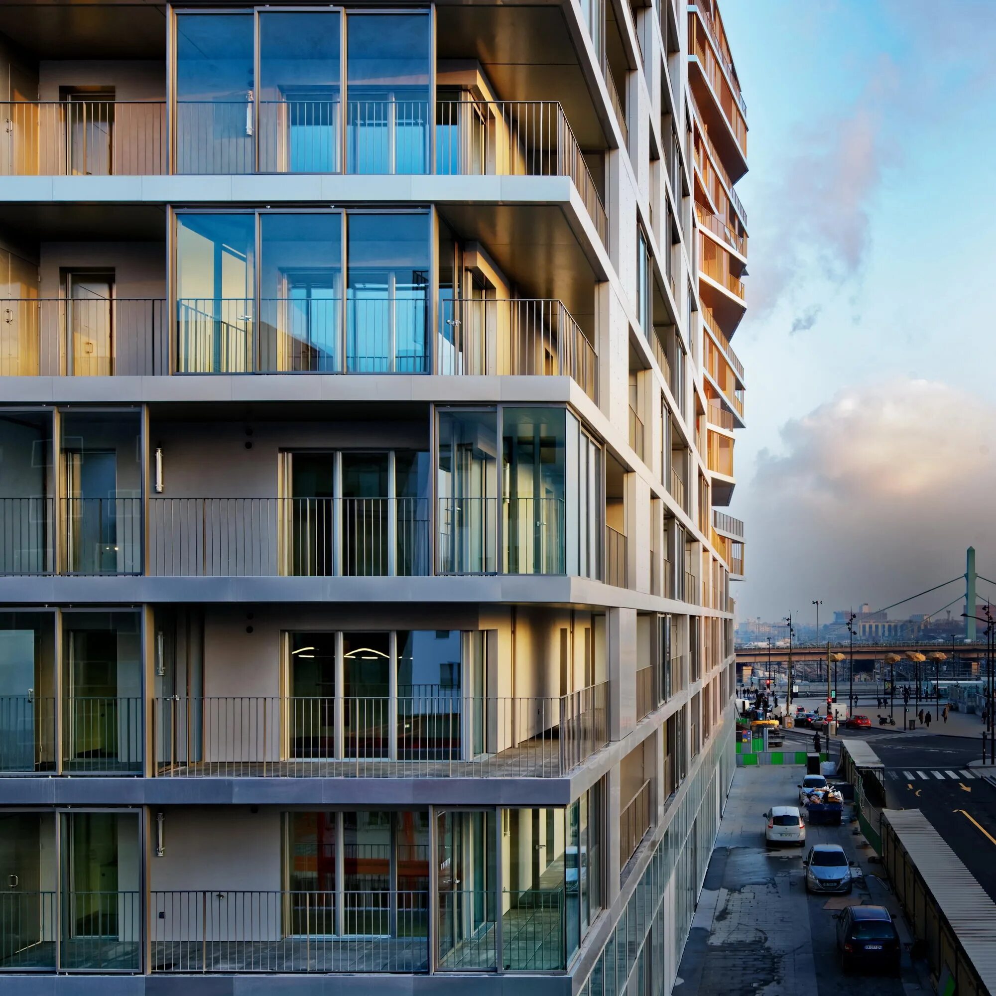 Apt build. Бирюза в архитектуре. Apartment complex. Экстерьер bina. Apt build.