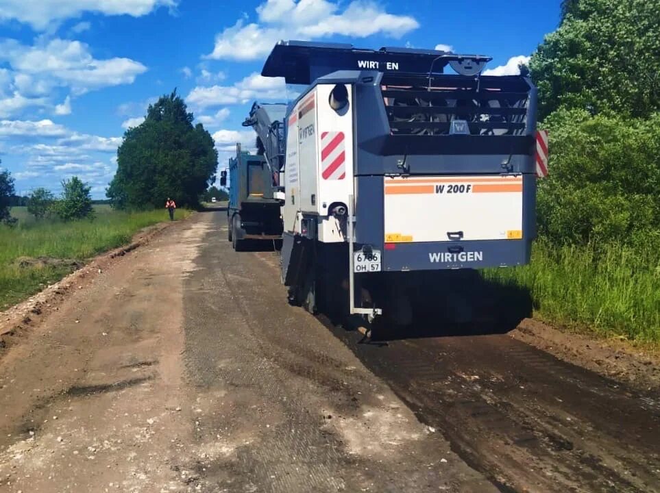 Отремонтированные дороги Новгородской области. Гостцы Новгородская область. Ремонт дороги в Новгородской области до Деделево. Ремонт дороги а 122 в Новгородской области.