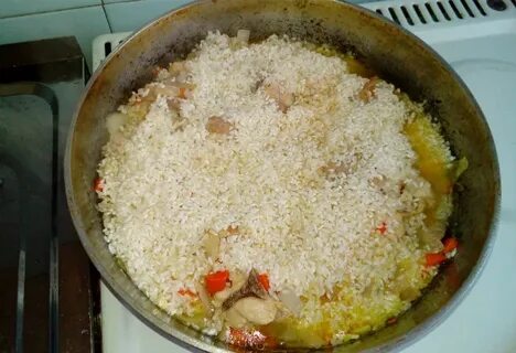 Заливать водой плова