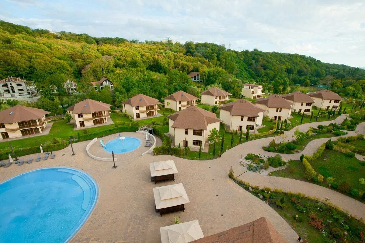 резиденция на мысе идокопас геленджик. Fishing family горячий ключ. поместье голубицкая винодельня. сукко резиденция. усадьба романов в голубицкой.