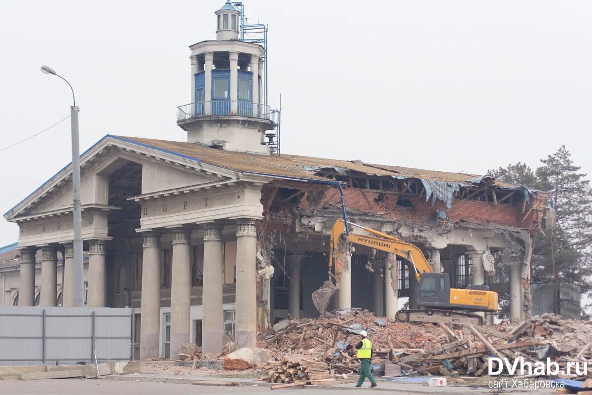 снос исторических зданий. уничтожение памятников архитектуры в москве. снос здания. снос исторических зданий в россии. слом зданий в москве.