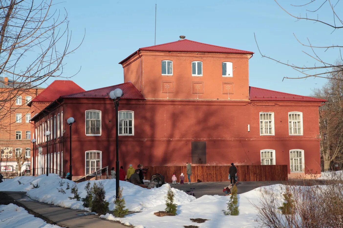 В Высоковске реконструировали воинский мемориал :: Вести Подмосковья