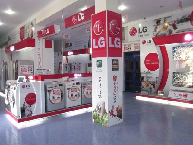 Магазин lg на горбушке. Фирменный магазин lg в москве. Телевизор lg в магазине lg. Магазин техники lg. Магазин техники lg.