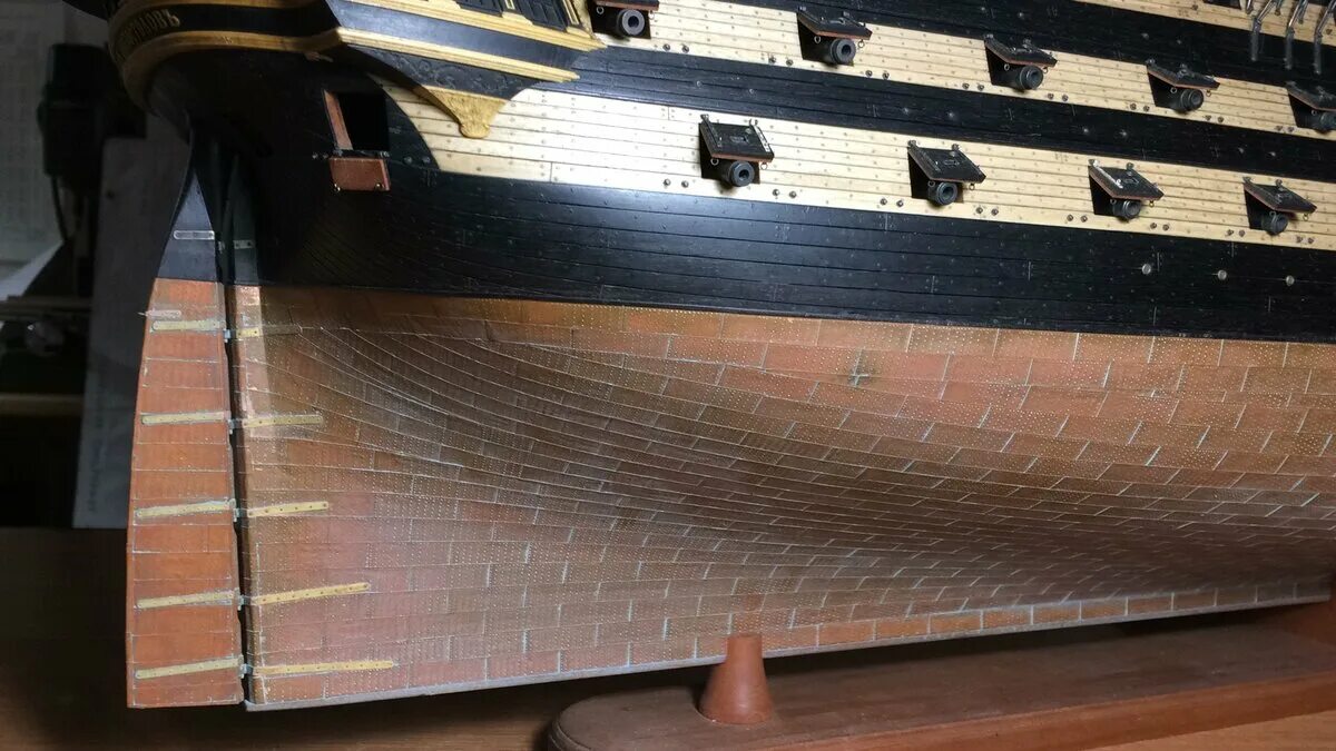 Построй обшивку корабля площадь которой. Построй обшивку корабля площадь которой. Обшивка корпуса корабля. Ответ. Черновая обшивка корпуса модели корабля.