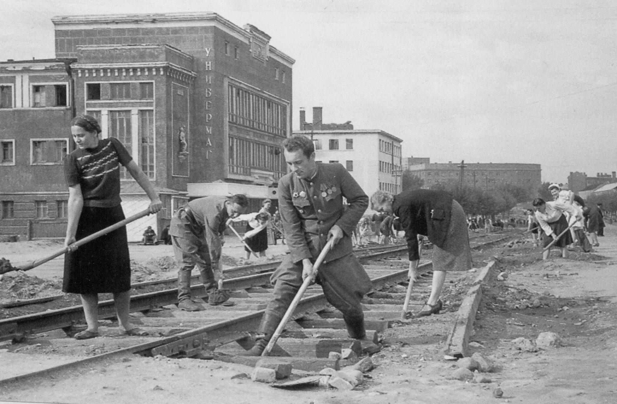 Какой год после войны. Восстановление СССР после войны 1945. Города СССР после войны 1945. Оккупация Смоленска в 1941-1943. Восстановление Смоленска после Великой Отечественной войны.