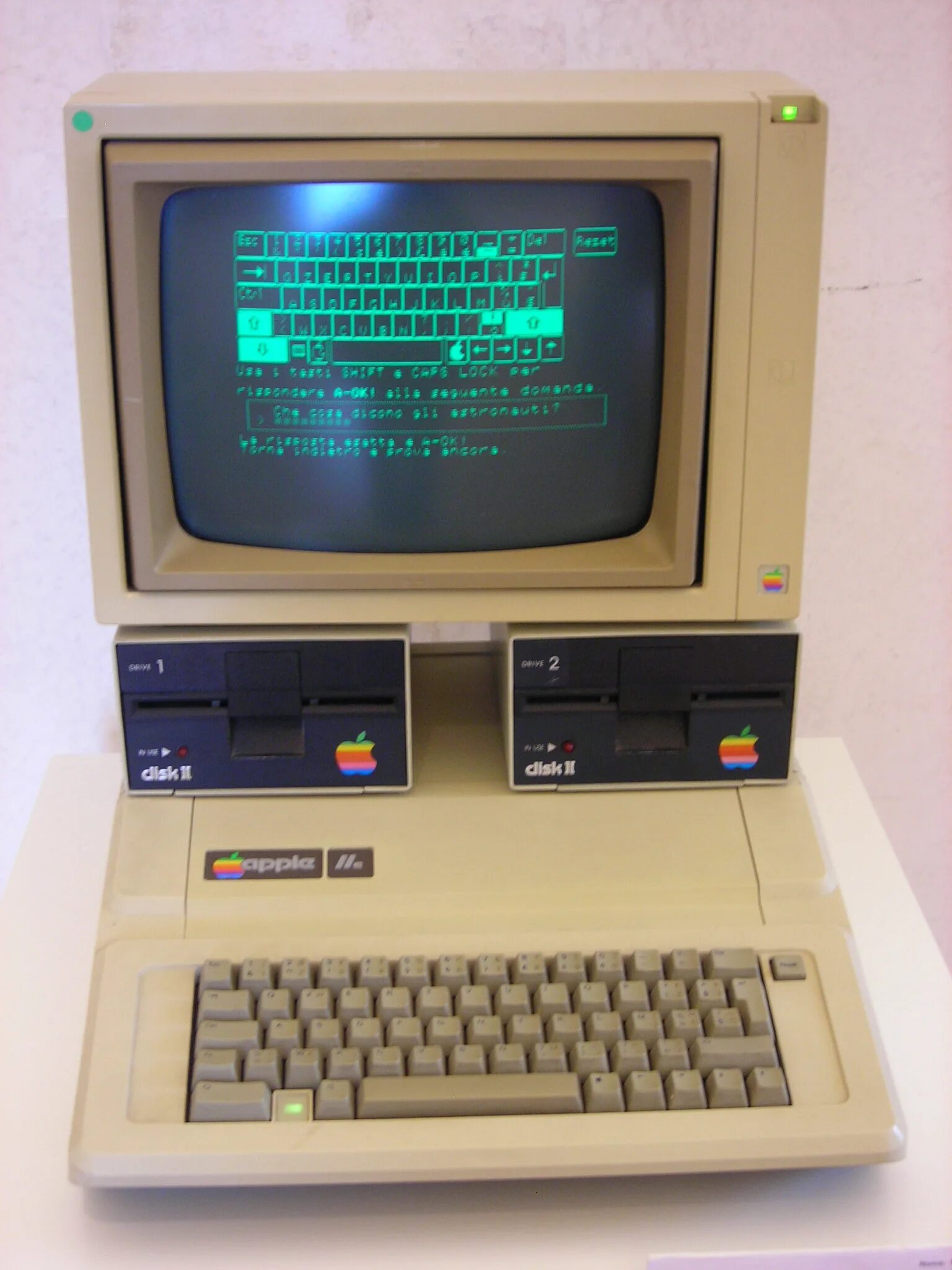 Apple 2 компьютер. Apple II (1977 Г.),. Эпл 2 1977. ПК АПЛ 2.