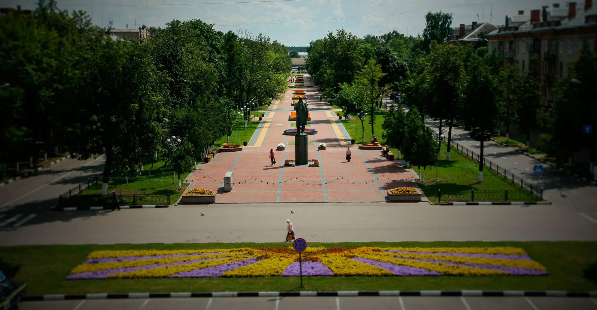 Г жуковский центр. Жуковский город сквер. Площадь города Жуковский. Жуковский сквер Маяковского. Жуковский город Московской области.