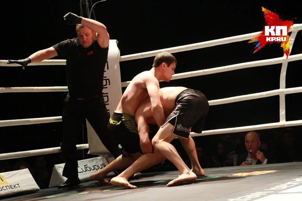 Нокауты валуева. Николай валуев бокс бои. Биберт туменов. Тимоти брэдли боксер. Чимаев юфс.