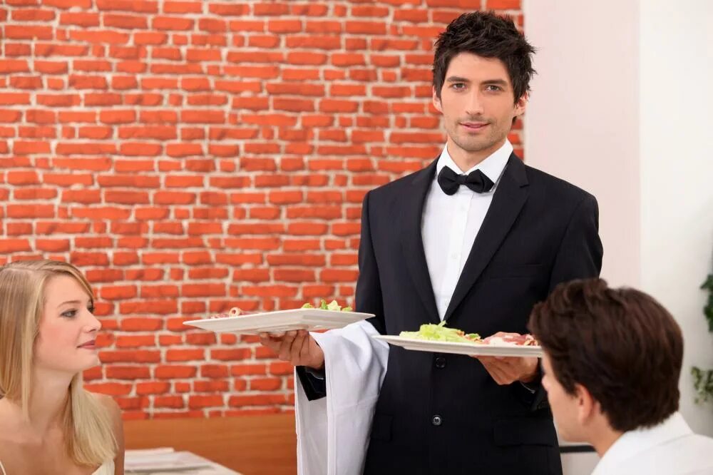The waiter will bring us the bill