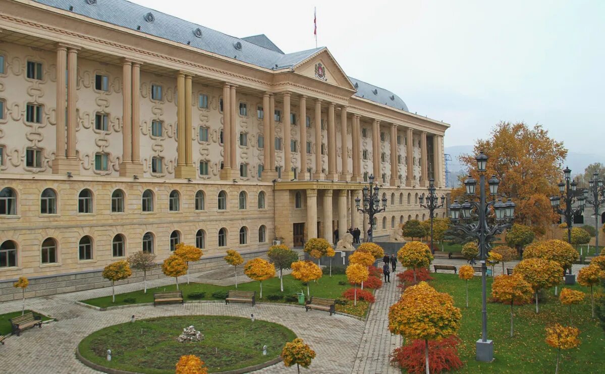Грузия суд. Тбилисский суд. Суд Тбилиси. Верховный суд Грузии. Здание суда в Грузии.