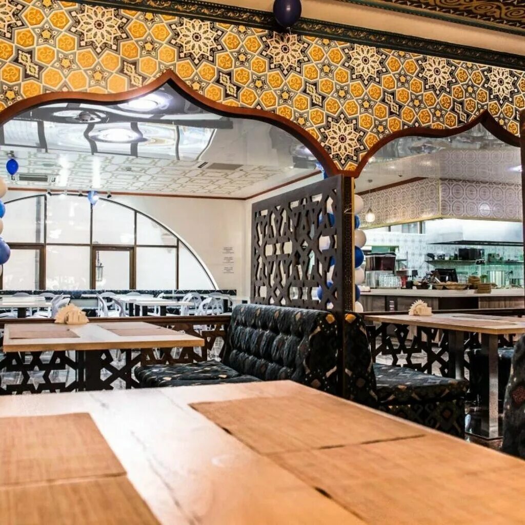 Кафе самарканд на щукинской. Ресторан самарканд в самарканде. Самарканд ресторан тиллакори. Ресторан самарканд в самарканде. Самарканд кафе щукинская метро.