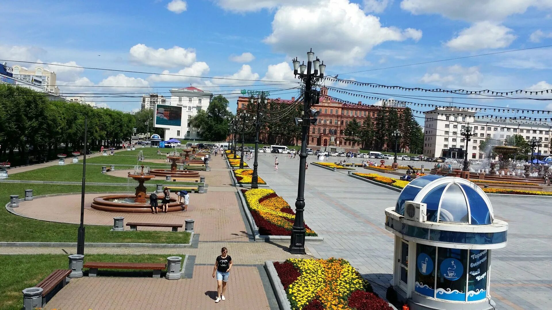 Площадь Ленина Хабаровск. Центральная площадь Хабаровска. Комсомольская площадь Хабаровск. Площадь Ленина Хабаровск летом.