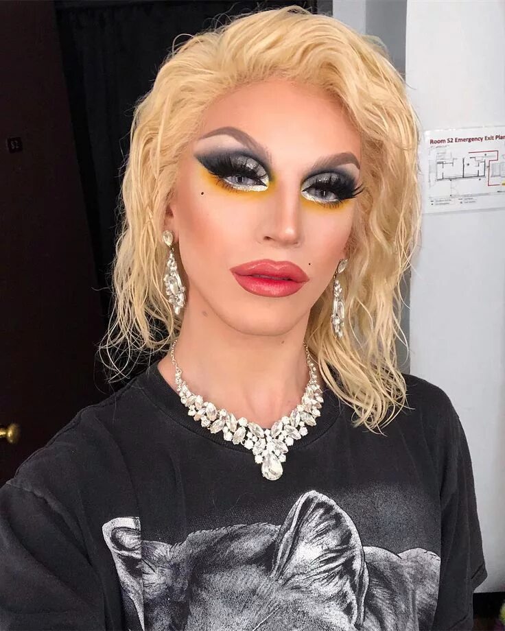 Drag up