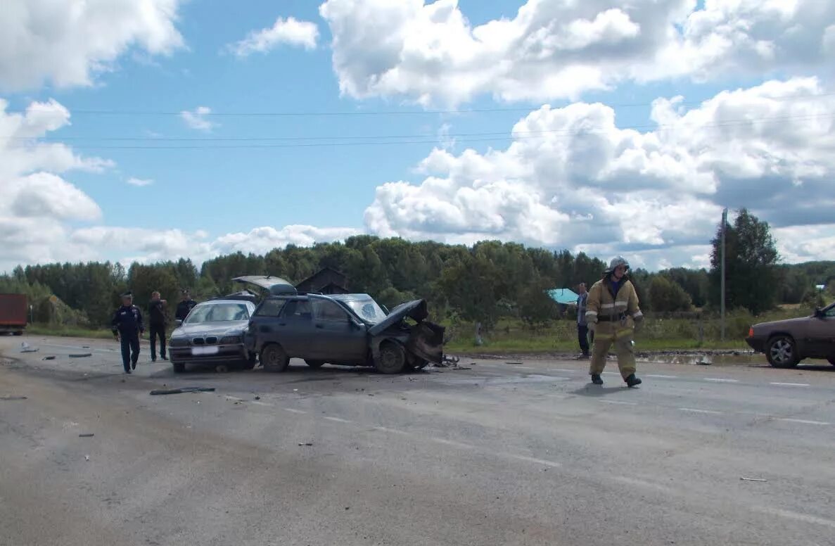 Авария в котельническом районе вчера. Дтп в кировской области вчера на трассе котельнич. Дтп в котельническом районе кировской области. Происшествия с грузовиками. Дтп в котельническом районе.