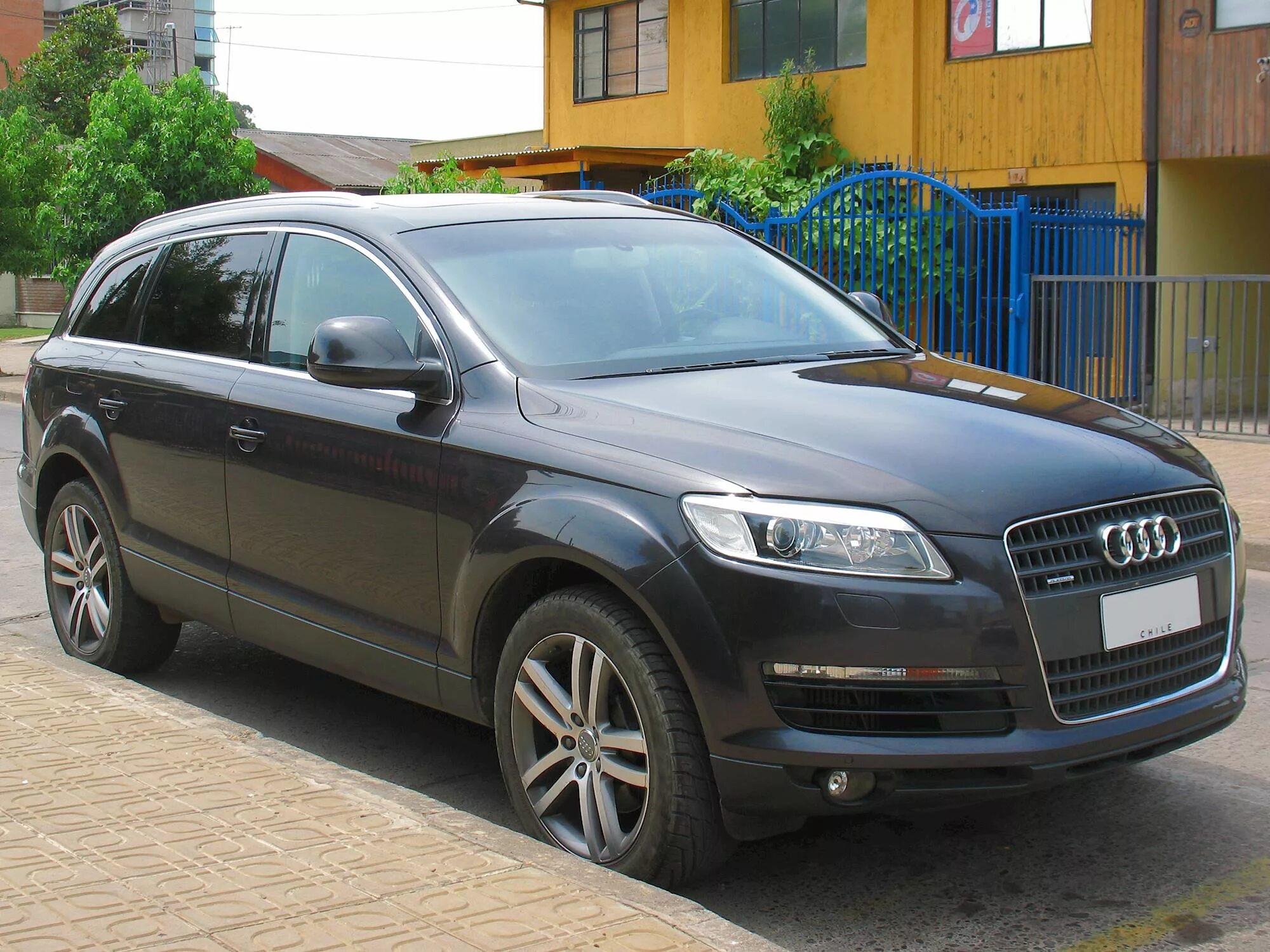Q7 2009 года. Audi q7 2008. audi q7 2007 4.2. ауди q7 2008 года. audi q7 2004.