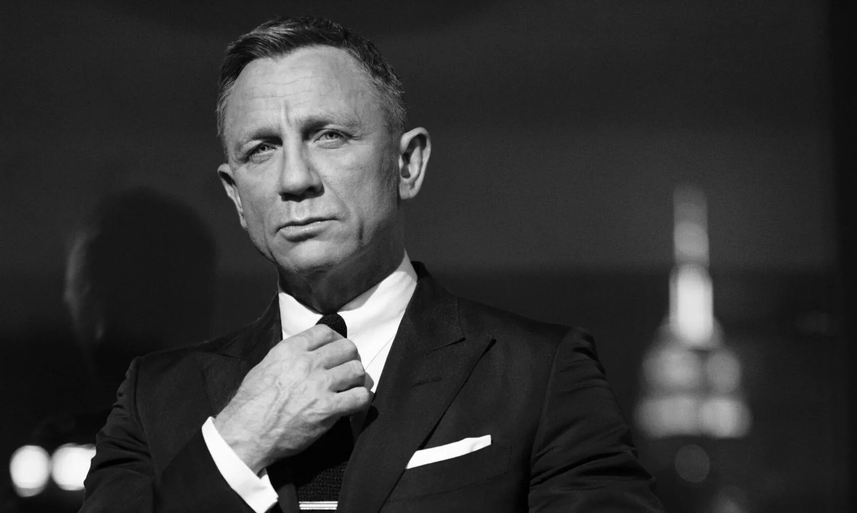 Дэниел крейг 007. Бонд джеймс бонд. Джеймс бонд даниэлем крейгом. Дэниел крейг 007. Звание джеймса бонда.